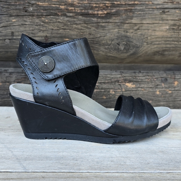 Earth Shoes - Earth NEW Attalea Barbados Modern Utility Comfort Wedge Sandal 7M